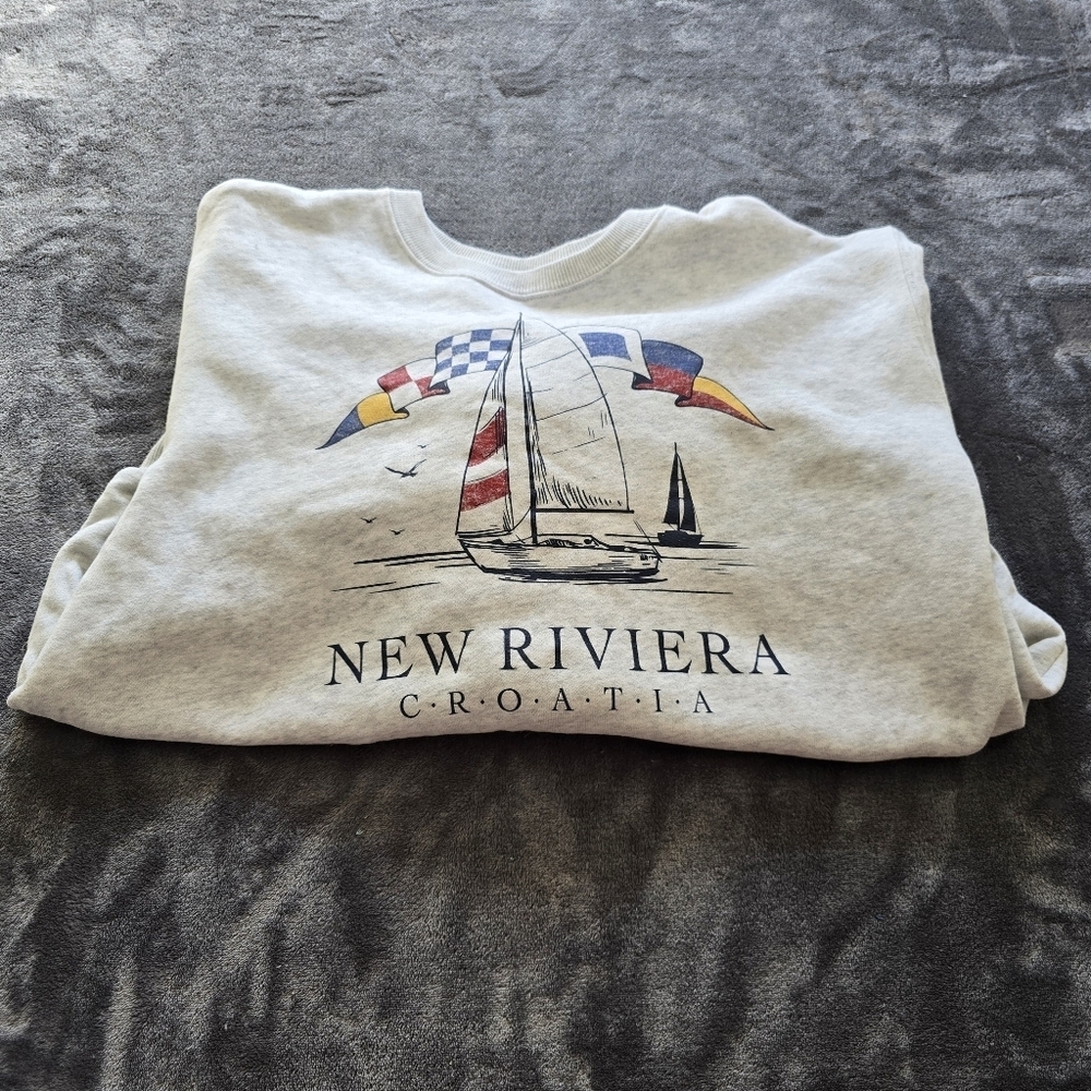 Hollister New Riviera Sailboat Crew Neck Size Medium